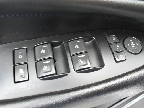 Used 2017 Cadillac Escalade Luxury RWD image 41