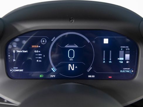 New 2025 McLaren Artura image 16