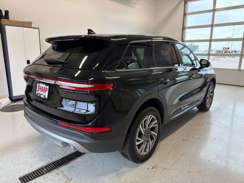 Used 2023 Lincoln Corsair AWD image 8
