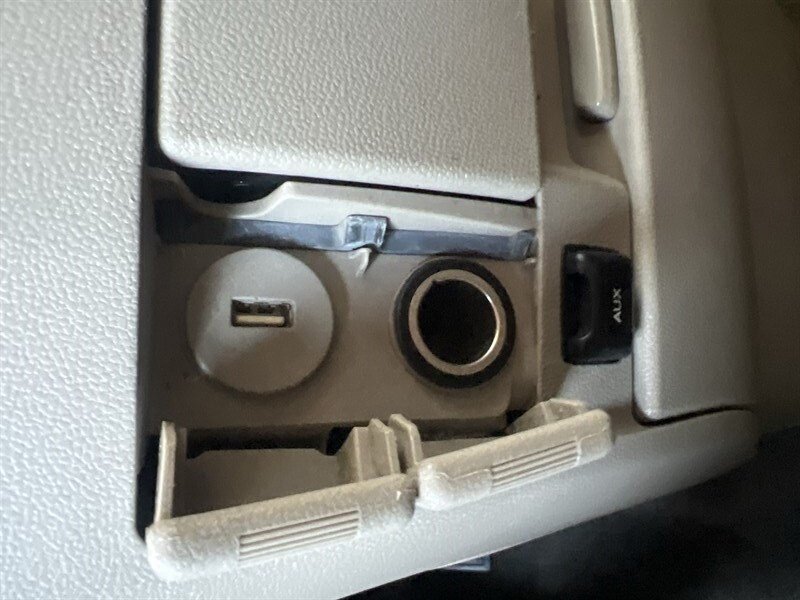 Used 2015 Honda Odyssey LX image 29