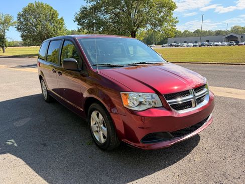Used 2018 Dodge Grand Caravan SE FWD image 7