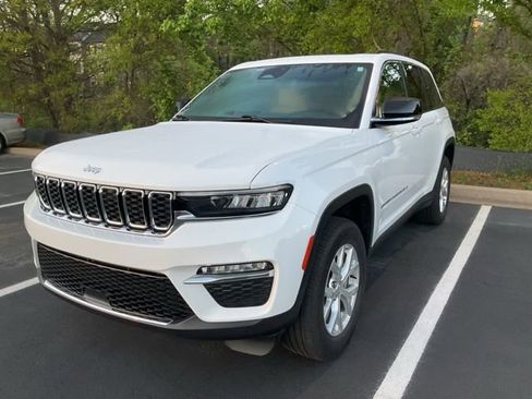 Used 2023 Jeep Grand Cherokee Limited image 12