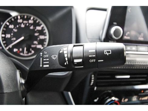 Used 2021 Nissan Rogue SL image 18