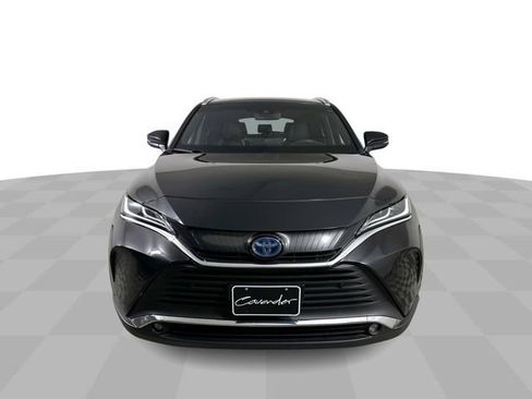 Used 2023 Toyota Venza XLE AWD/4WD image 3