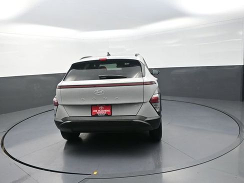 Used 2025 Hyundai Kona SEL AWD/4WD image 57