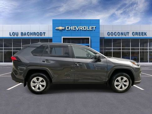 Used 2024 Toyota RAV4 LE FWD image 9