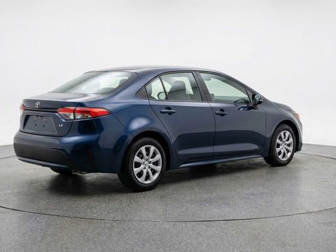 Used 2025 Toyota Corolla LE FWD image 7