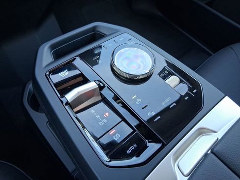 New 2026 BMW iX xDrive60 w/ Premium Package image 17