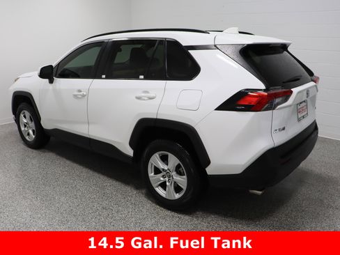 Used 2021 Toyota RAV4 XLE image 9