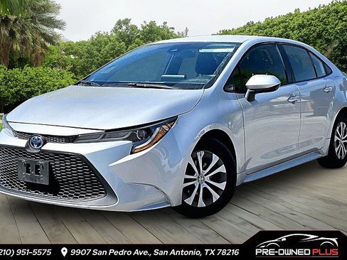 Used 2022 Toyota Corolla LE image 1