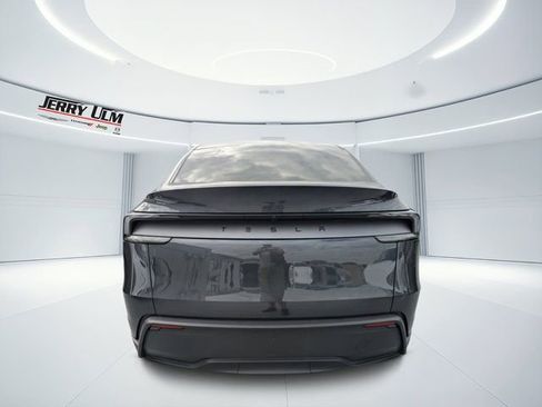 Used 2026 Tesla Model Y 2WD image 4