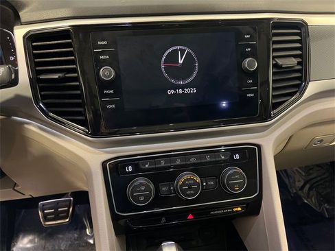 Certified 2021 Volkswagen Atlas SEL Premium image 25