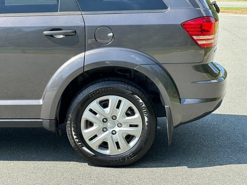 Used 2020 Dodge Journey SE FWD image 34