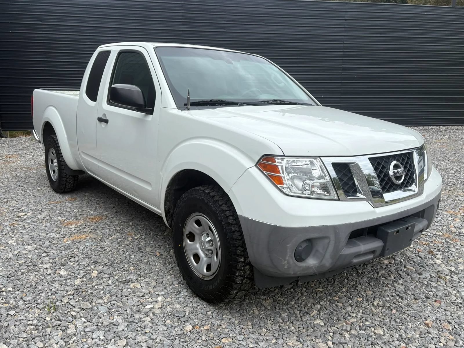 Used 2016 Nissan Frontier S RWD image 3