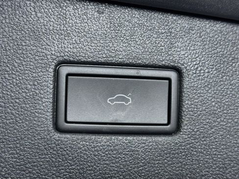 Used 2024 Volkswagen Tiguan SE FWD image 29