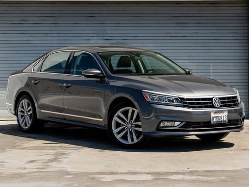 Used 2016 Volkswagen Passat 3.6 SEL Premium FWD image 1