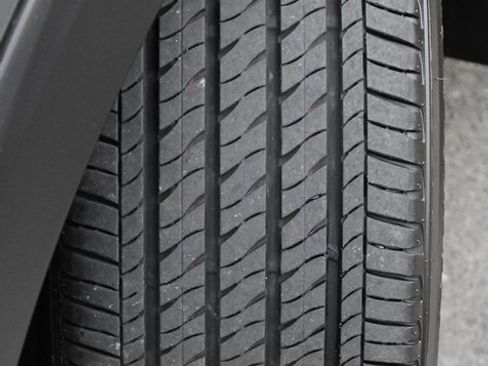 Certified 2024 Nissan Kicks SV w/ Interior Electronics Package image 14