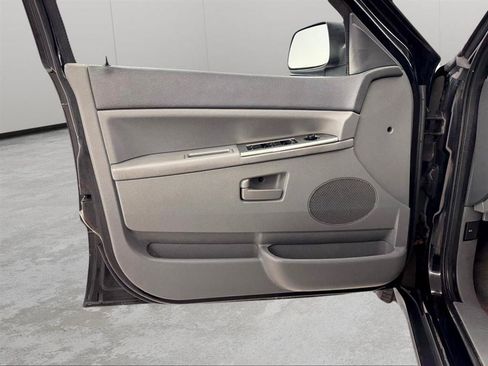 Used 2007 Jeep Grand Cherokee Laredo RWD image 11