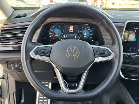Certified 2025 Volkswagen Atlas SEL Premium R-Line image 25
