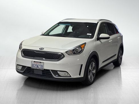 Used 2018 Kia Niro LX image 3