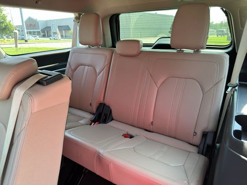 Used 2024 Ford Expedition Max Limited RWD image 18