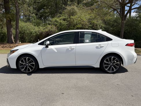 Used 2021 Toyota Corolla SE image 36