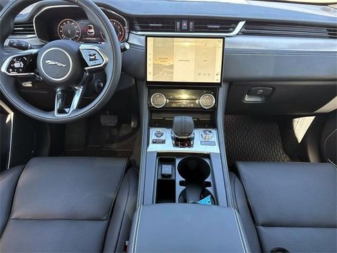 New 2025 Jaguar F-PACE R-Dynamic S image 14