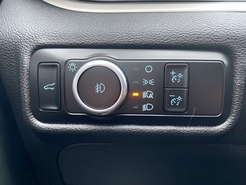 Used 2023 Ford Explorer XLT w/ Equipment Group 202A image 18