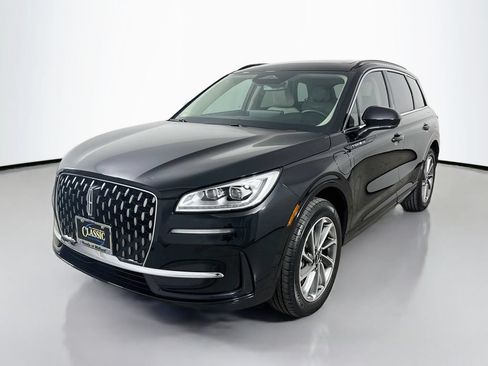 Used 2025 Lincoln Corsair Grand Touring w/ Towing Package AWD/4WD image 3