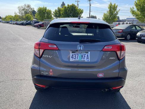 Used 2017 Honda HR-V EX image 4