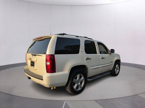 Used 2008 Chevrolet Tahoe LTZ w/ LTZ Preferred Equipment Group RWD image 5