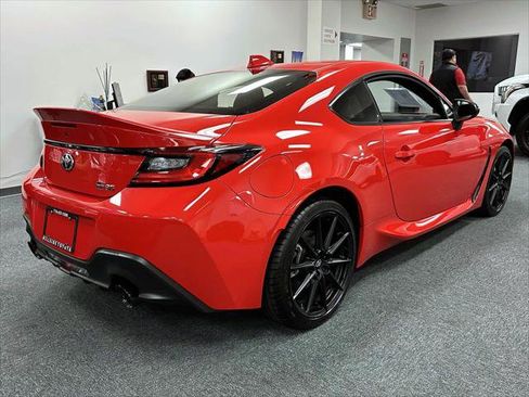 Certified 2025 Toyota GR86 Premium image 8