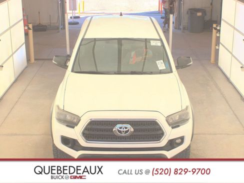 Used 2016 Toyota Tacoma TRD Off-Road w/ Towing Package image 2