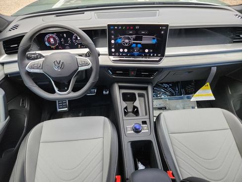 New 2026 Volkswagen Tiguan SE R-Line AWD/4WD image 23