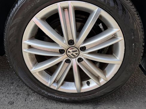 Used 2015 Volkswagen Tiguan SEL image 19