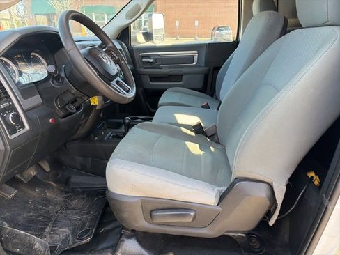 Used 2018 RAM 5500 Tradesman w/ Power & Remote Entry Group image 11