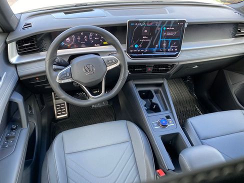 New 2026 Volkswagen Tiguan SE R-Line image 12