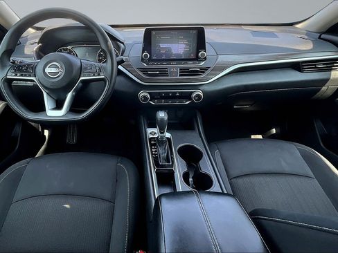 Used 2025 Nissan Altima 2.5 SV FWD image 8