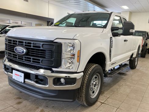 New 2026 Ford F250 XL w/ XL Driver Assist Package AWD/4WD image 4