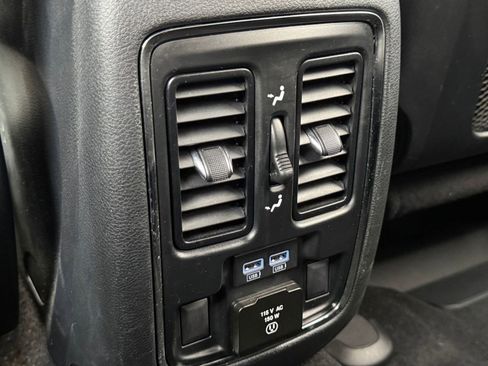 Used 2020 Jeep Grand Cherokee Limited image 37