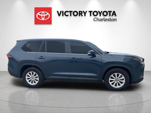 Used 2025 Toyota Grand Highlander AWD image 4