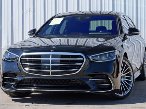 Used 2022 Mercedes-Benz S 580 4MATIC Sedan w/ AMG Line Package image 3
