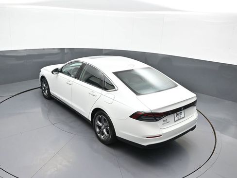 Certified 2023 Honda Accord EX image 40