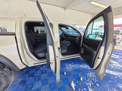 Used 2023 Chevrolet Colorado Trail Boss w/ Technology Package image 28