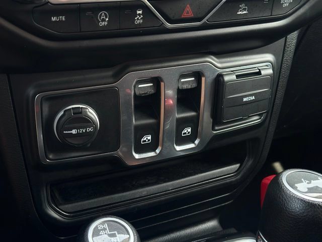 Used 2021 Jeep Wrangler Sport AWD/4WD image 13