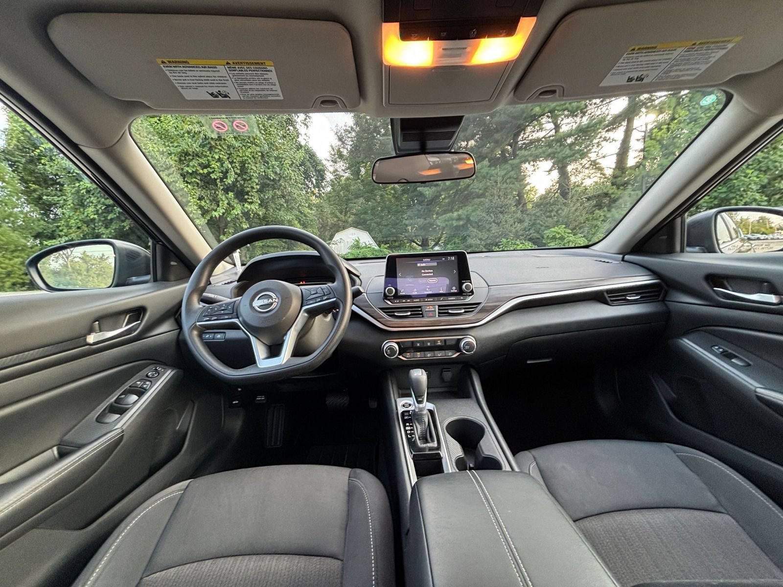 Used 2025 Nissan Altima 2.5 SV FWD image 31