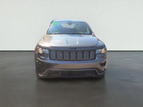 Used 2018 Jeep Grand Cherokee Altitude AWD/4WD image 3