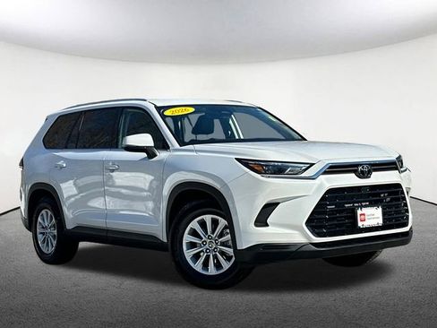 Certified 2026 Toyota Grand Highlander XLE image 2