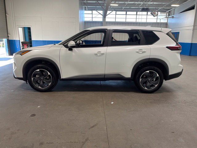 Used 2024 Nissan Rogue SV AWD/4WD image 6
