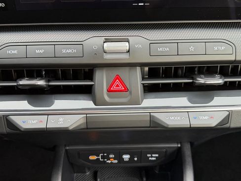 New 2025 Kia K4 GT-Line Turbo image 17